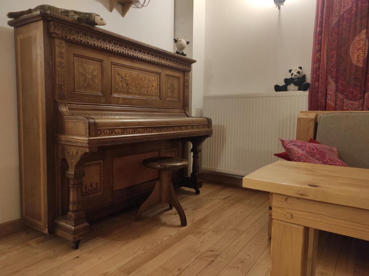 Hajstra Hotel Krempna Eksteriør billede