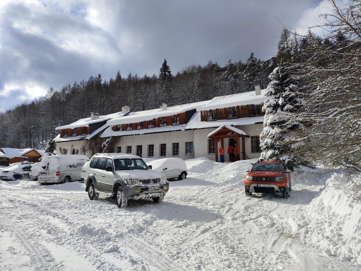 Hajstra Hotel Krempna Eksteriør billede