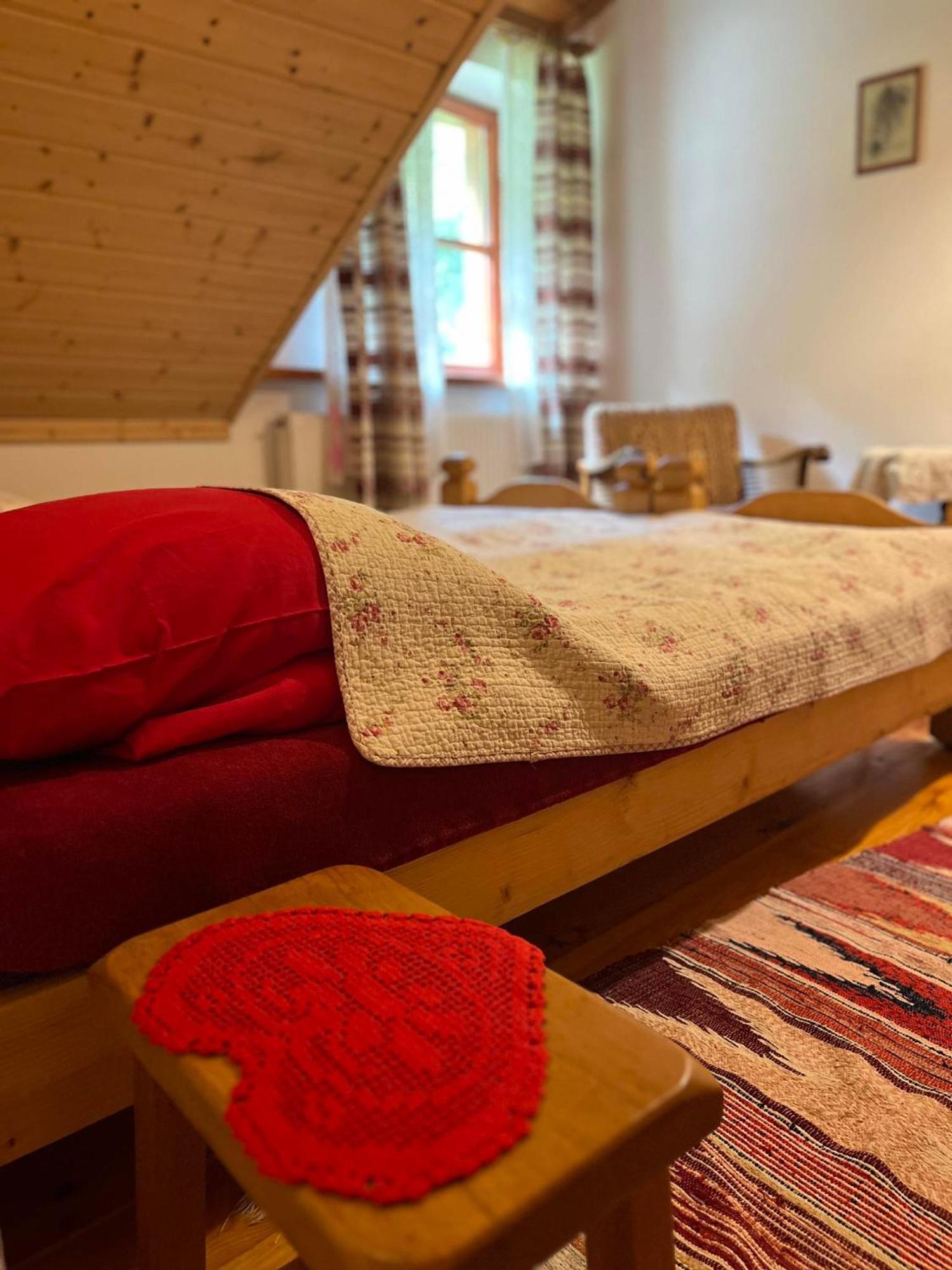 Hajstra Hotel Krempna Eksteriør billede